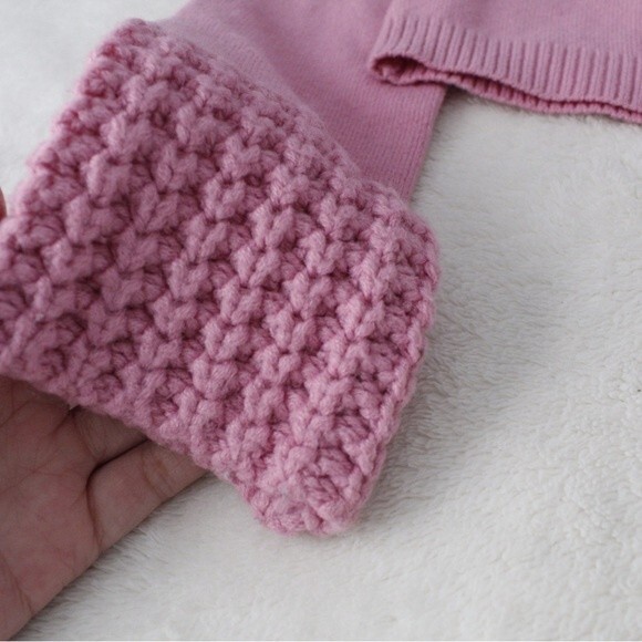 Pink turtleneck sweatshirt - Picture 3 of 5